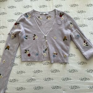 Embroidered long sleeve buttoned top/cardigan